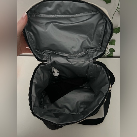 Rae Dunn lunch box - Picture 3 of 4